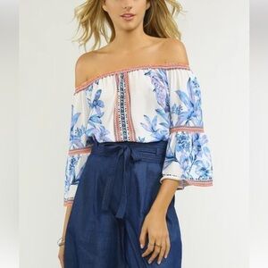 JEALOUS TOMATOES WHITE BLUE OFF SHOULDER FLORAL PRINT CROPPED TOP        Size M
